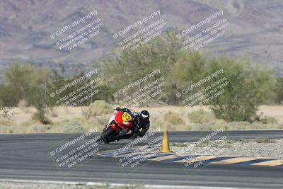 media/Oct-30-2025-Racers Edge (Thu) [[dabbdaf680]]/3-B Group/Session 5 (Turn 6)/